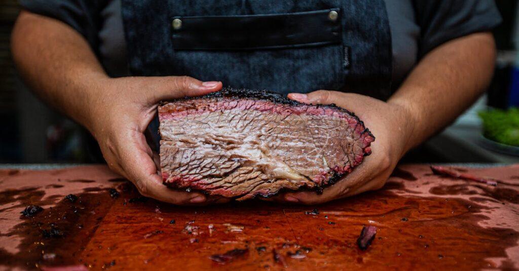 découvrez la délicieuse recette de cailles rôties, un plat savoureux et élégant, parfait pour impressionner vos invités. apprenez à préparer ces oiseaux tendres et juteux, assaisonnés avec des herbes aromatiques et accompagnés de légumes rôtis, pour un repas inoubliable.
