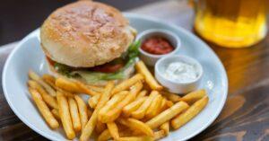 découvrez notre délicieux burger végétal, concocté avec des ingrédients frais et savoureux. savourez une alternative saine et gourmande qui ravira vos papilles, tout en respectant votre mode de vie. idéal pour tous les amateurs de cuisine végétale!