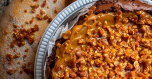 découvrez notre délicieuse recette de tarte aux noix de pécan, un dessert classique américain alliant saveurs riches et textures croquantes. parfaite pour les fêtes ou toute occasion spéciale, cette tarte sucrée et crémeuse ravira vos invités et égayera vos tables.