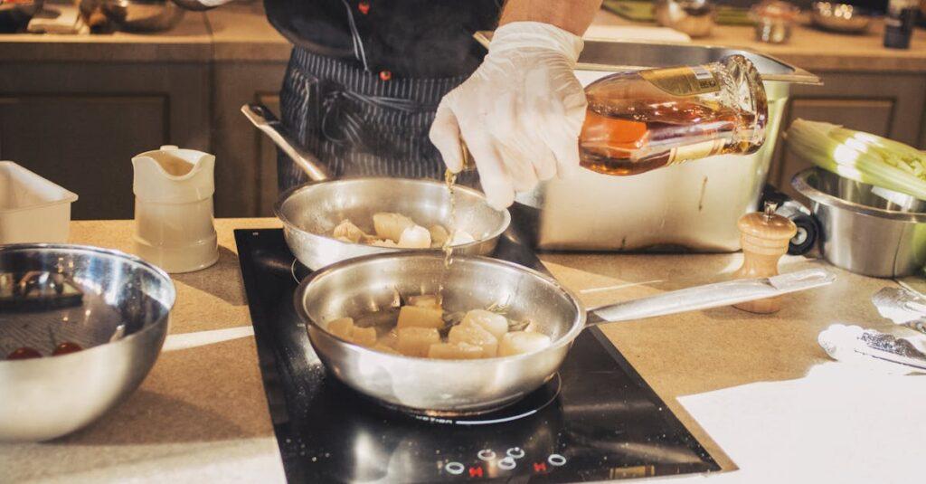 découvrez la délicatesse des coquilles saint-jacques : un voyage culinaire entre mer et terre, où chaque bouchée révèle des saveurs raffinées et une texture exquise. apprenez à préparer ce met d'exception avec nos recettes et conseils.