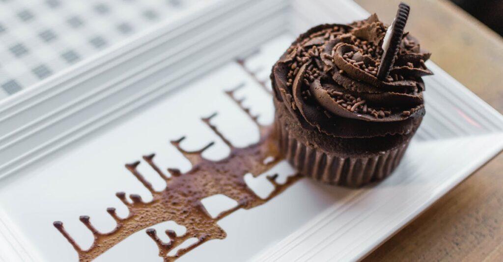 découvrez notre irrésistible gâteau au chocolat, parfaitement moelleux et riche en saveurs. idéal pour toutes les occasions, ce dessert chocolaté saura ravir vos papilles et émerveiller vos invités. ne manquez pas cette délicieuse expérience chocolatée !