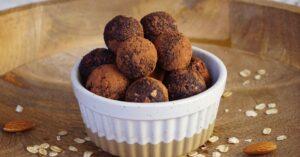 découvrez notre délicieux gâteau vegan au chocolat et à la banane, une douceur moelleuse et savoureuse qui ravira les papilles des amateurs de desserts sains. idéal pour les végétaliens et tous ceux qui souhaitent se faire plaisir sans culpabilité !