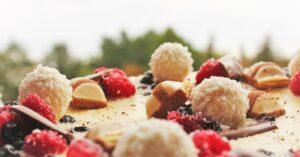 découvrez le délice du flan au coco, un dessert crémeux et exotique. sa texture veloutée et son goût sucré de noix de coco raviront vos papilles. parfait pour terminer un repas sur une note tropicale!