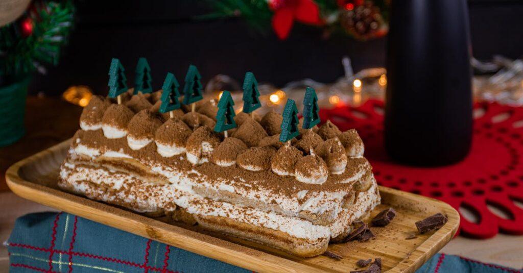 découvrez notre délicieux gâteau arbre en chocolat, un dessert exquis qui allie le plaisir du chocolat à une présentation originale. parfait pour toutes les occasions, ce gâteau émerveillera vos proches par son goût riche et sa texture fondante.