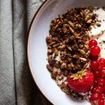 découvrez la douceur et la légèreté du bavarois aux fraises, un dessert délicat qui allie la fraîcheur des fraises à une texture onctueuse. parfait pour toutes les occasions, ce délice fruité émerveillera vos invités et égayera vos repas.