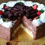 découvrez la délicieuse recette du bavarois à la fraise, un dessert léger et crémeux, parfait pour les amateurs de douceurs fruitées. apprenez à réaliser ce délice gourmand qui ravira vos invités lors de vos repas en famille ou entre amis.