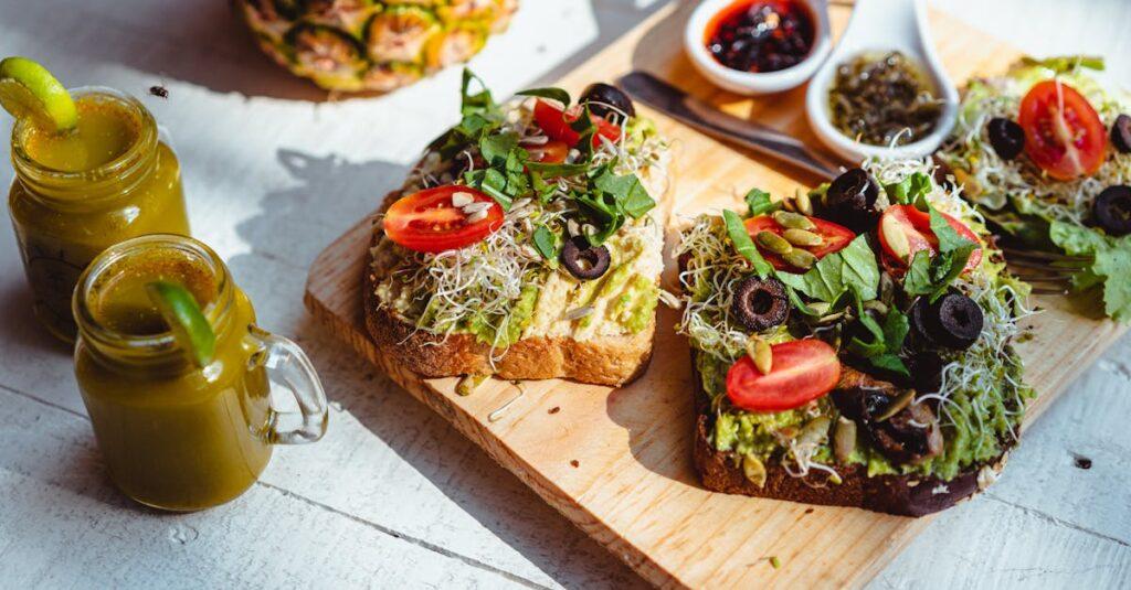 découvrez la recette parfaite de la bruschetta, un apéritif italien savoureux et élégant, préparé avec du pain grillé, des tomates fraîches, du basilic et un filet d'huile d'olive. idéal pour vos soirées entre amis ou en famille.