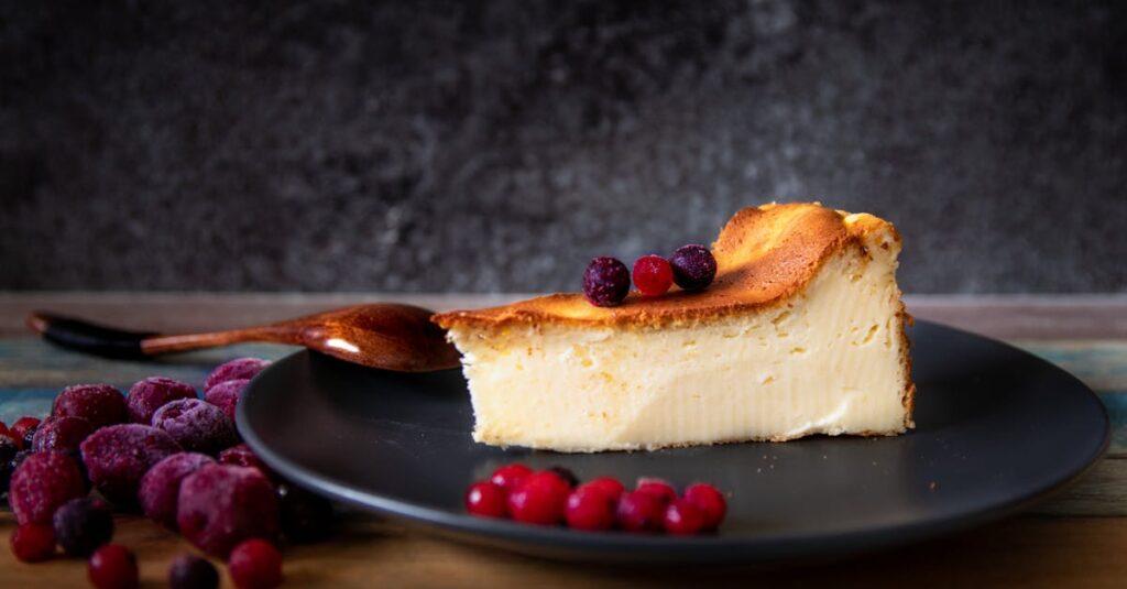 découvrez notre délicieuse recette de cheesecake aux framboises, un dessert crémeux alliant la douceur du fromage et l'acidité des framboises fraîches. parfait pour les amoureux de la pâtisserie, ce gâteau est idéal pour toutes les occasions!