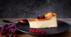 découvrez notre délicieuse recette de cheesecake aux framboises, un dessert crémeux alliant la douceur du fromage et l'acidité des framboises fraîches. parfait pour les amoureux de la pâtisserie, ce gâteau est idéal pour toutes les occasions!