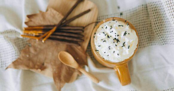 découvrez notre délicieux gâteau sans cuisson au café et aux noix de l'wallnut, une recette simple et gourmande qui ravira vos papilles. idéal pour les amateurs de café, ce dessert savoureux allie la richesse du café à la texture croquante des noix, parfait pour toutes les occasions.