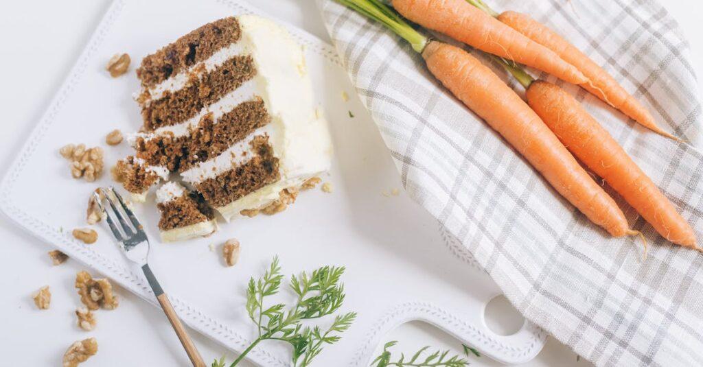 découvrez notre délicieuse recette de carrot cake, un gâteau moelleux aux carottes, parfumé avec des épices chaleureuses et garni d'un glaçage crémeux au fromage à la crème. parfait pour toutes les occasions, ce dessert allie santé et gourmandise !