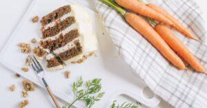 découvrez notre délicieuse recette de carrot cake, un gâteau moelleux aux carottes, parfumé avec des épices chaleureuses et garni d'un glaçage crémeux au fromage à la crème. parfait pour toutes les occasions, ce dessert allie santé et gourmandise !