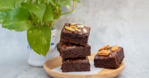 découvrez nos irrésistibles brownies au chocolat moelleux, une expérience gourmande qui allie texture fondante et riche saveur chocolatée. parfaits pour les amateurs de douceurs, ces brownies sont faciles à préparer et sauront ravir vos papilles à chaque bouchée.