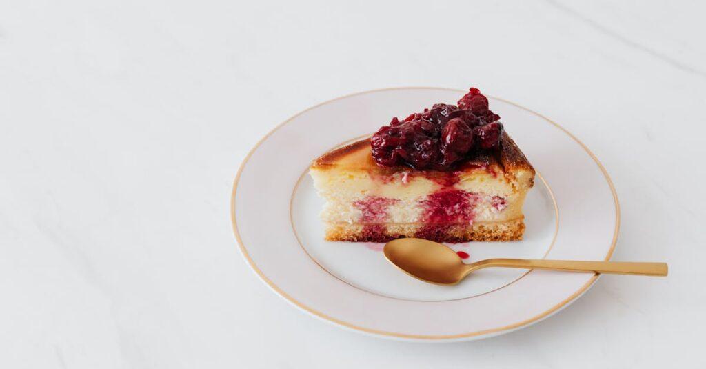 découvrez notre délicieuse recette de cheesecake, un dessert crémeux et savoureux qui ravira vos papilles. facile à préparer, il est parfait pour toutes les occasions. ne manquez pas nos astuces pour varier les saveurs et épater vos convives !