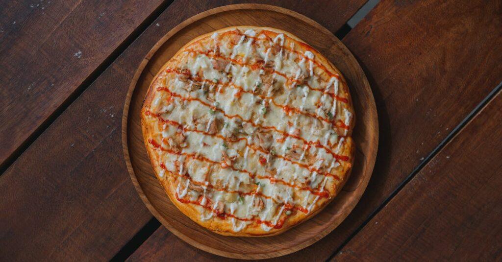 découvrez une délicieuse sélection de pizzas avec des ingrédients frais et savoureux. que vous préfériez une classique margherita ou une pizza gourmet aux légumes, notre menu saura ravir toutes vos envies. commandez dès maintenant et savourez le goût authentique de l'italie chez vous !