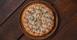 découvrez une délicieuse sélection de pizzas avec des ingrédients frais et savoureux. que vous préfériez une classique margherita ou une pizza gourmet aux légumes, notre menu saura ravir toutes vos envies. commandez dès maintenant et savourez le goût authentique de l'italie chez vous !