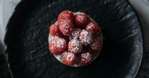 découvrez notre délicieuse tarte rustique, un dessert fait maison alliant saveurs authentiques et simplicité. avec sa pâte croustillante et sa garniture fruitée, cette tarte est parfaite pour régaler vos invités lors de vos repas ou tout simplement pour un moment de douceur au quotidien.