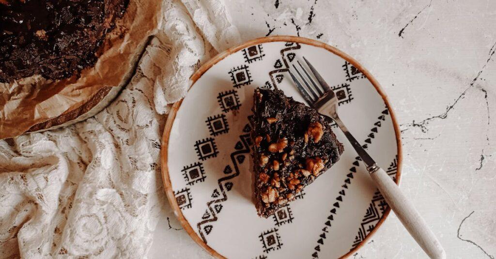 découvrez notre délicieuse recette de marble cake, un savoureux mélange de chocolat et de vanille, parfait pour les goûters en famille. sa texture moelleuse et son marbrage élégant en font un véritable délice à partager !