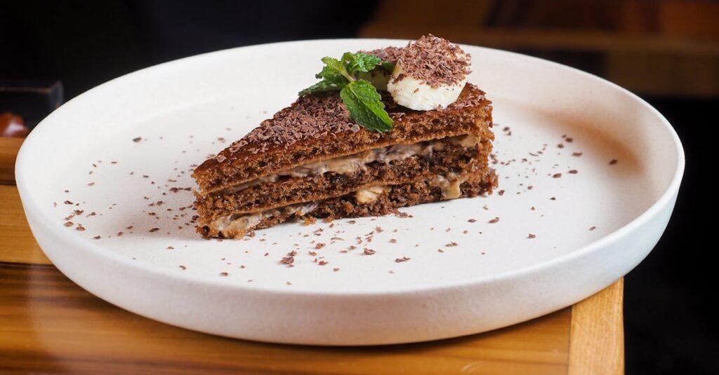 découvrez notre délicieux vegan cake, une douceur sans produits d'origine animale, parfaite pour les gourmands et respectueuse de l'environnement. idéale pour toutes les occasions, cette pâtisserie légère et savoureuse ravira vos papilles tout en faisant le plein de saveurs naturelles.