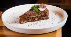 découvrez notre délicieux vegan cake, une douceur sans produits d'origine animale, parfaite pour les gourmands et respectueuse de l'environnement. idéale pour toutes les occasions, cette pâtisserie légère et savoureuse ravira vos papilles tout en faisant le plein de saveurs naturelles.