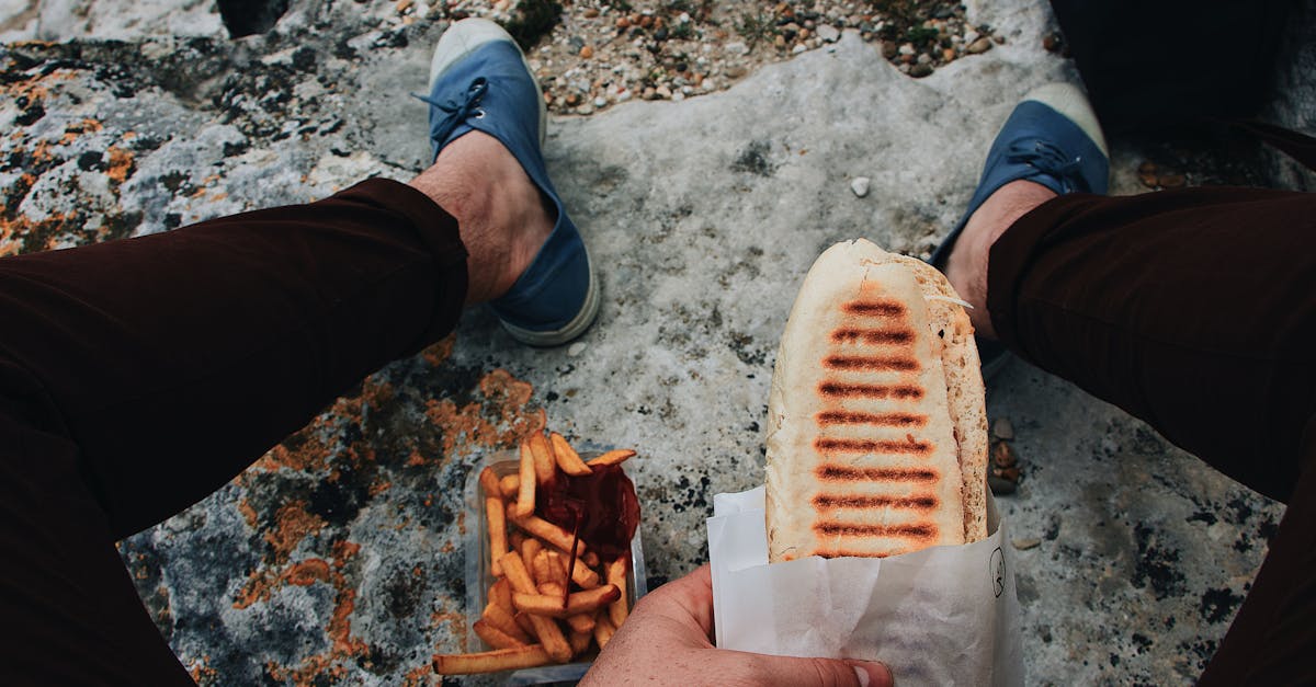 découvrez la délicieuse recette du grilled sandwich, un incontournable croustillant et savoureux. parfait pour un déjeuner rapide ou un encas gourmand, nos astuces et variantes vous permettront de régaler vos papilles avec ce classique de la cuisine.