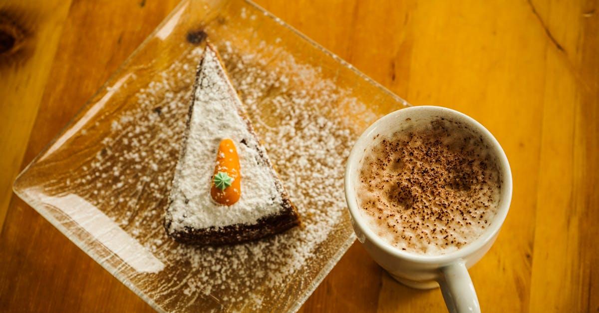 découvrez notre délicieux gâteau sans cuisson au café et aux noix, une recette facile et rapide à préparer qui ravira vos papilles. parfait pour les amateurs de café, ce dessert allie la richesse des noix au goût intense du café, le tout sans avoir besoin de four. un plaisir à savourer à tout moment de la journée!