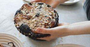 découvrez notre délicieuse tarte poire gorgonzola, un mélange parfait de douceur fruitée et de saveur crémeuse. idéale en entrée ou en plat principal, cette recette élégante ravira vos convives lors de vos repas.