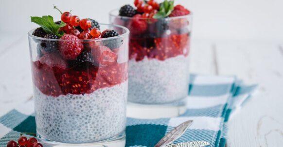 découvrez une recette délicieuse et saine de chia pudding, riche en oméga-3 et en fibres. idéal pour un petit-déjeuner nourrissant ou un en-cas énergisant, le chia pudding est facile à préparer et personnalisable selon vos préférences. explorez notre guide pour savourer ce dessert haut en couleur et plein de bienfaits pour la santé!