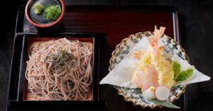 découvrez notre délicieuse recette de nouilles sautées aux crevettes, alliant des saveurs exquises et une préparation rapide. un plat savoureux qui ravira vos papilles, idéal pour un repas en semaine ou une occasion spéciale.