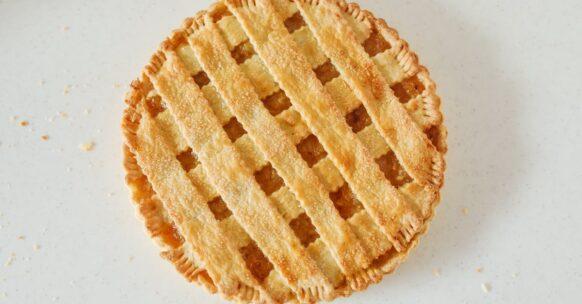 découvrez notre délicieuse recette de tarte aux poireaux, alliant la douceur des poireaux et la richesse d'une pâte croustillante. un plat savoureux et réconfortant, parfait pour les repas en famille ou entre amis.