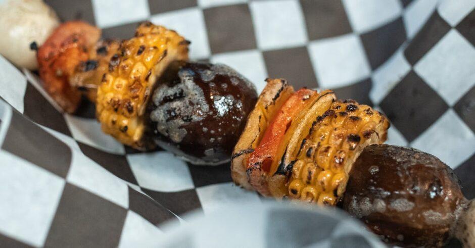 découvrez le barbecue coréen végétarien : une expérience culinaire savoureuse et saine qui met en avant des légumes frais, mariné et grillé, pour un festin plein de saveurs asiatiques. parfait pour les amateurs de cuisine végétale et les gourmets en quête d'originalité!