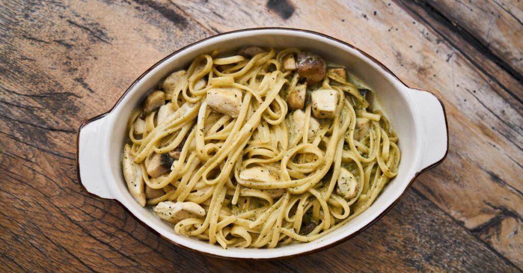 découvrez les délicieuses linguines, une pâte italienne incontournable, idéale pour accompagner vos sauces préférées ou pour sublimer vos plats de fruits de mer. savourez leur texture al dente et laissez-vous séduire par leurs multiples recettes!