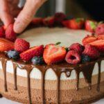 découvrez notre délicieux gâteau au chocolat sans gluten, une douceur irrésistible pour les amateurs de chocolat. parfaitement moelleux et riche en saveurs, il convient à tous, y compris ceux qui suivent un régime sans gluten. faites-vous plaisir sans compromis !