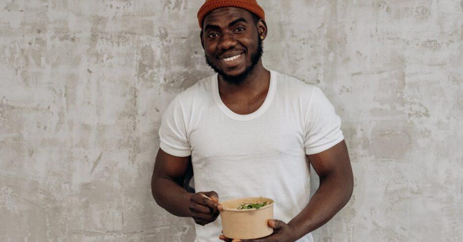 découvrez notre délicieuse salade coréenne chaude, alliant des légumes frais et des saveurs authentiques, parfaite pour une expérience culinaire réconfortante et pleine de surprises.