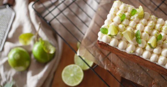découvrez notre délicieuse tarte rustique, un dessert authentique qui allie fruits frais et pâte croustillante. parfait pour toutes les occasions, cette recette traditionnelle saura ravir vos papilles et apporter une touche de simplicité à vos repas.