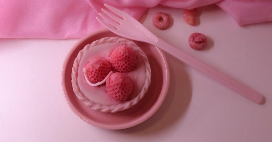 savourez nos délicieuses tartelettes aux fraises, un dessert frais et fruité, parfait pour les amateurs de pâtisserie. avec une croûte croustillante et une garniture onctueuse à base de fraises juteuses, ces tartelettes sont idéales pour toute occasion.
