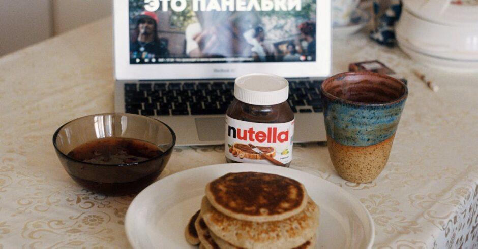 découvrez notre recette de nutella fait maison, délicieusement crémeux et 100% naturel. un délice chocolaté à tartiner sur vos pains, crêpes ou à déguster à la cuillère. facile à réaliser, préparez une gourmandise qui ravira petits et grands !