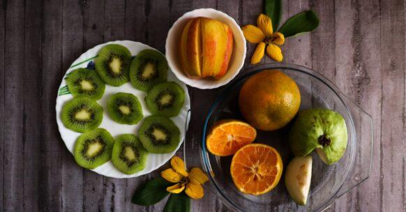 découvrez une salade d'automne savoureuse et réconfortante, composée de légumes de saison, de fruits croquants et de noix. parfaite pour recharger vos batteries lors des journées fraîches, cette recette colorée allie saveurs et bienfaits nutritionnels.