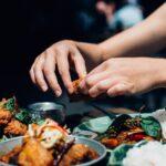 découvrez notre recette savoureuse de one pot chicken rice : un plat réconfortant et facile à préparer, alliant du poulet tendre, du riz parfumé et des légumes, le tout cuit dans une seule casserole pour un maximum de saveurs et un minimum de vaisselle.