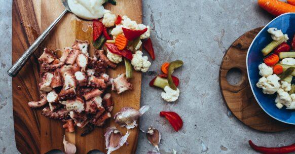 découvrez une délicieuse salade de carottes crues, fraîche et croquante, parfaite pour accompagner vos plats ou comme en-cas léger. cette recette simple et rapide met en avant la douceur naturelle des carottes, rehaussée d'une vinaigrette savoureuse et d'ingrédients colorés.