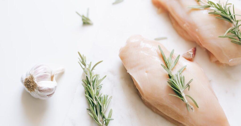 découvrez une délicieuse recette de poulet vietnamien, alliant saveurs authentiques et ingrédients frais. apprenez à préparer ce plat savoureux qui séduira vos papilles et égayera vos repas. idéal pour une soirée en famille ou un dîner entre amis !