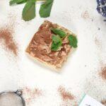 découvrez notre délicieux gâteau chocolat-bananes, une combinaison parfaite de douceur et de richesse. profitez d'une texture moelleuse et d'une saveur irrésistible qui saura combler tous les amateurs de chocolat et de bananes. idéal pour toutes les occasions, ce gâteau est un véritable délice à partager!
