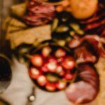 découvrez l'univers savoureux des tapas, ces délicieuses petites bouchées espagnoles qui allient tradition et créativité. parfaites pour partager entre amis ou en famille, explorez une variété de saveurs et recettes pour égayer vos apéros et dîners.