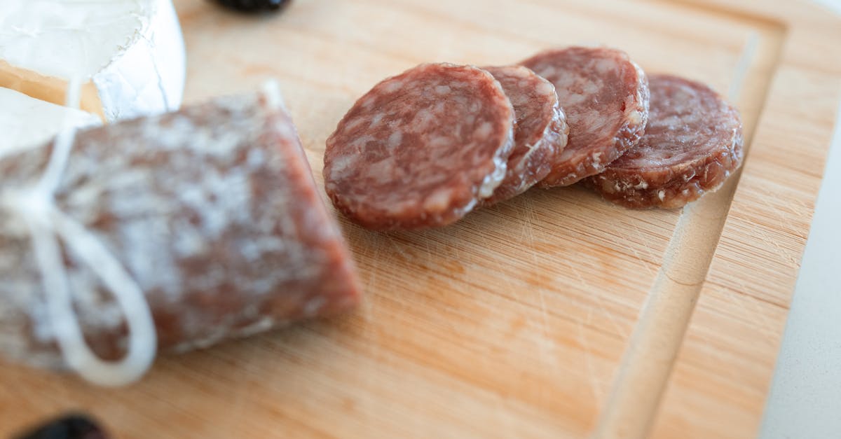 découvrez le brie, ce fromage français au lait de vache au goût doux et crémeux, parfait pour accompagner vos plats ou à savourer sur un plateau. apprenez-en plus sur ses variétés, ses méthodes de production et les accords gastronomiques qui sublimeront son goût.