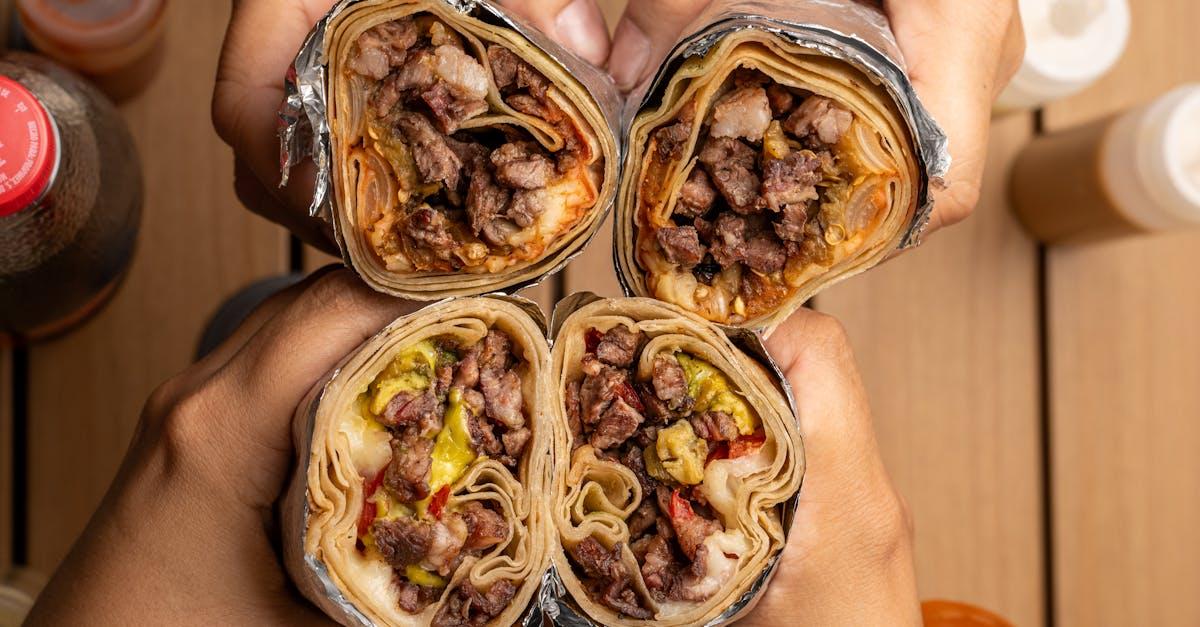 découvrez le délicieux cheese naan, un pain indien moelleux garni de fromage fondant, parfait pour accompagner vos plats épicés ou à déguster seul. un incontournable de la cuisine indienne qui ravira vos papilles!