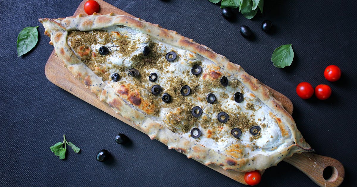 découvrez le délicieux cheese naan, un pain indien moelleux farci de fromage fondant. parfait pour accompagner vos plats épicés ou à déguster seul, ce délice offre une expérience culinaire unique et savoureuse.