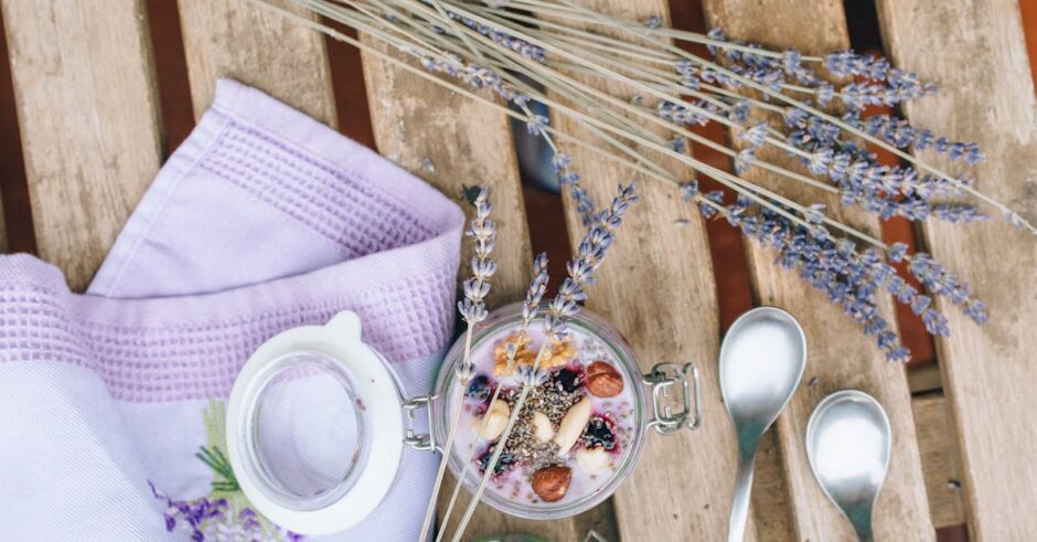 découvrez notre délicieuse recette de chia pudding, un dessert sain et nutritif à base de graines de chia, parfait pour le petit déjeuner ou une collation. facile à préparer, ce pudding crémeux peut être personnalisé avec vos fruits et toppings préférés. régalez-vous tout en prenant soin de votre santé!