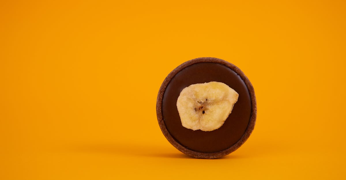 découvrez notre délicieuse recette de gâteau au chocolat et à la banane, un dessert moelleux et savoureux qui allie le goût intense du chocolat à la douceur des bananes mûres. parfait pour toutes les occasions, ce gâteau ravira les amateurs de sucré !