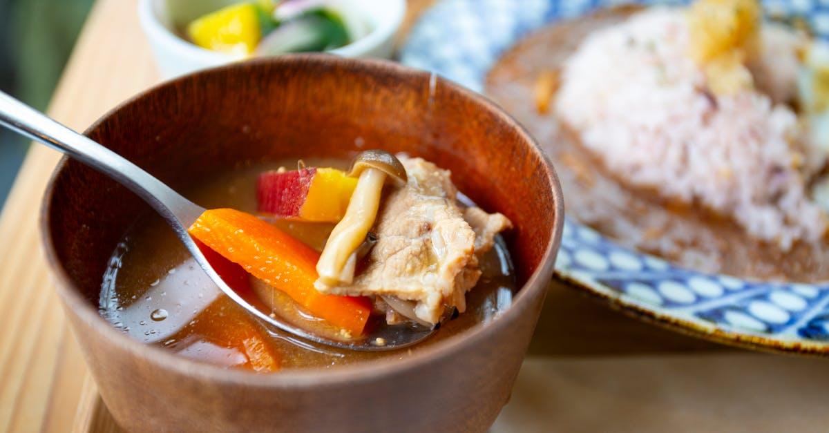 découvrez la recette savoureuse du coca chicken, un plat audacieux alliant le goût sucré du cola à la tendreté du poulet. idéal pour un dîner original, cette préparation vous promet une explosion de saveurs qui ravira vos convives. essayez-le dès aujourd'hui !
