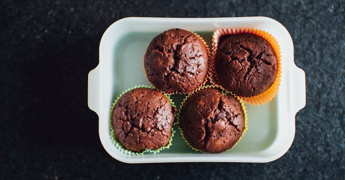 découvrez la gourmandise ultime avec nos muffins au chocolat double : un délice moelleux, riche en saveur chocolatée et parfait pour les amateurs de douceurs. idéaux pour le goûter ou un moment cocooning!